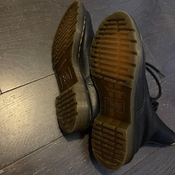 Dr Martens Pascal Boots Shoes Womens US 7 Black Leather 8-eye classic - Picture 10 of 10